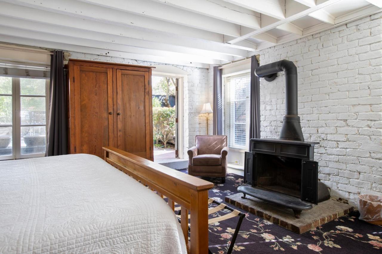 Bed & Breakfast Foley House